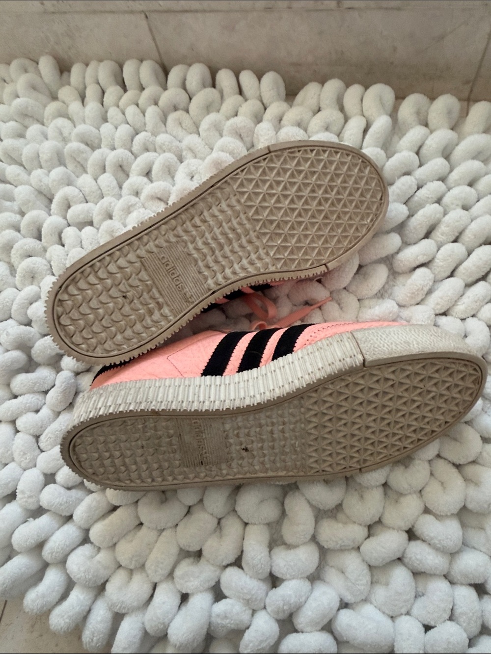 adidas pink sambas - Picture 3 of 3